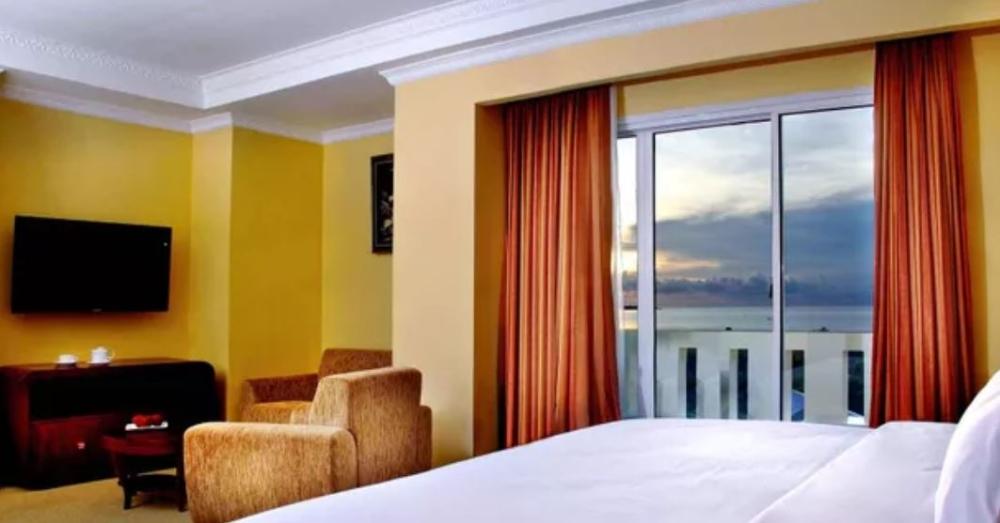 Aston Niu Manokwari Hotel & Conference Center Экстерьер фото