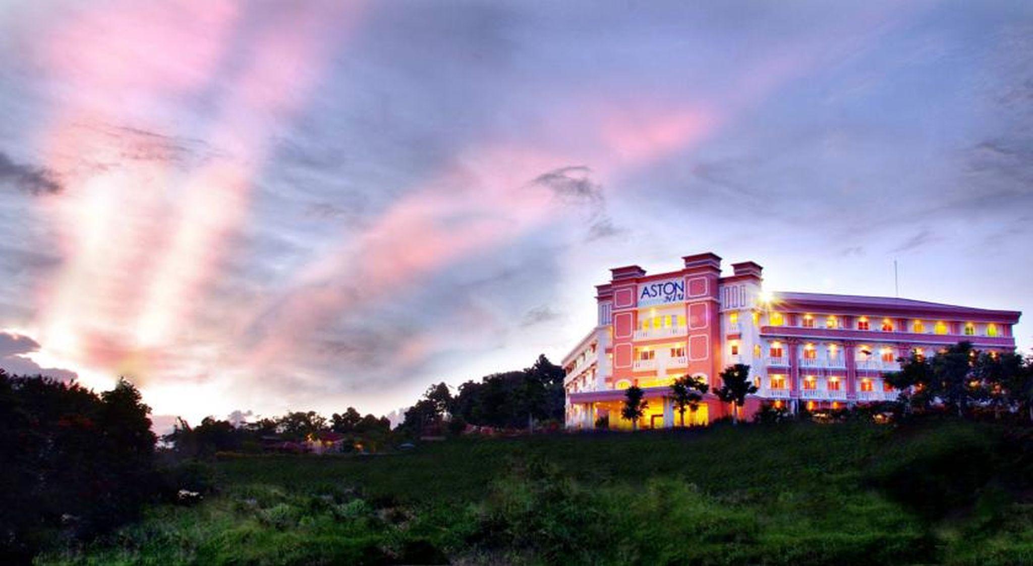 Aston Niu Manokwari Hotel & Conference Center Экстерьер фото
