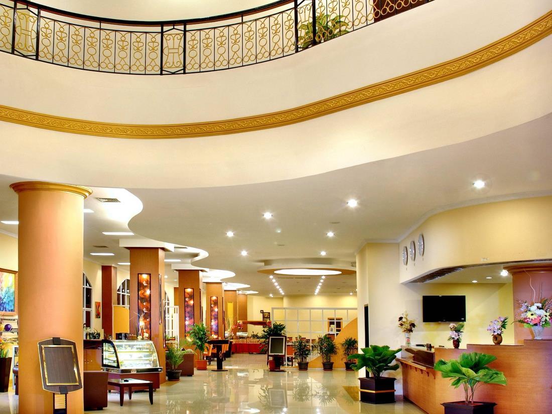Aston Niu Manokwari Hotel & Conference Center Экстерьер фото