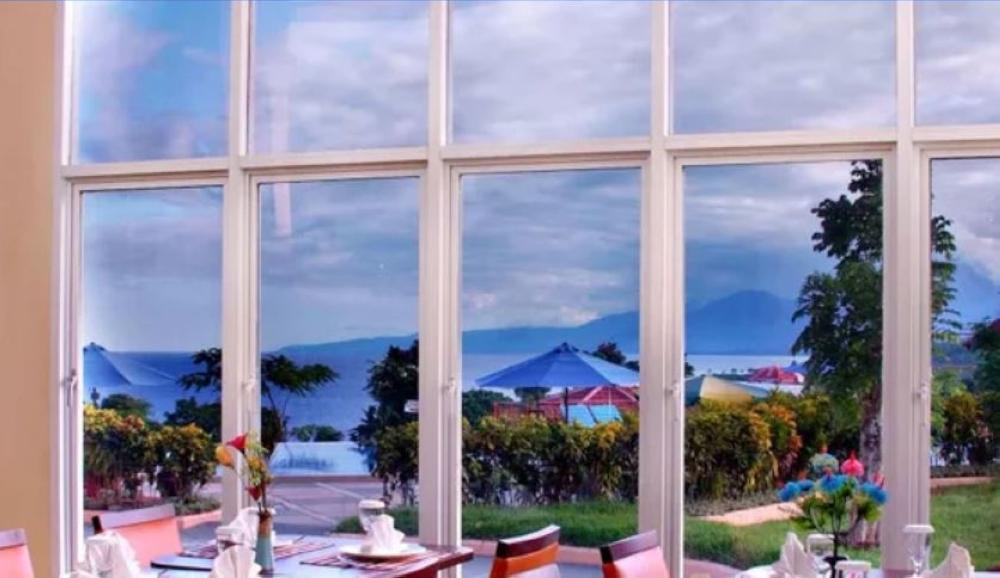 Aston Niu Manokwari Hotel & Conference Center Экстерьер фото