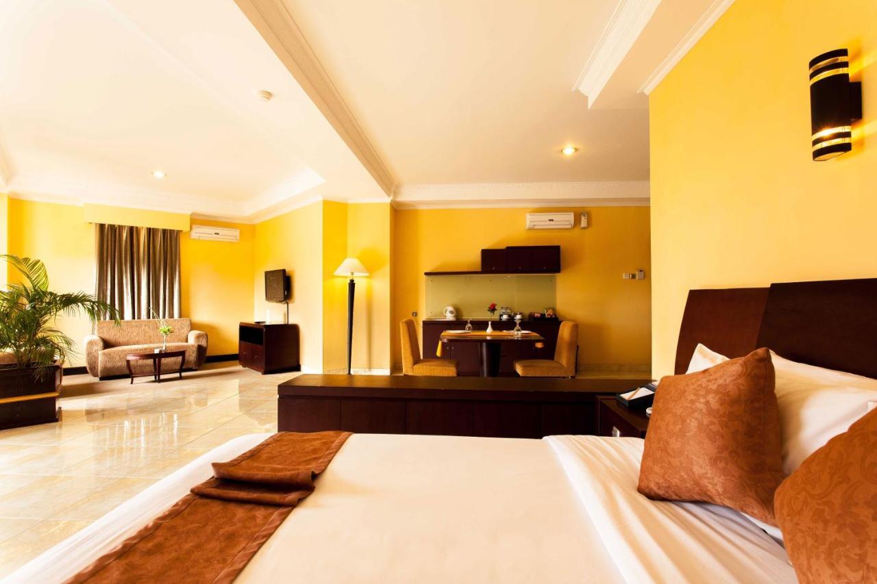 Aston Niu Manokwari Hotel & Conference Center Экстерьер фото