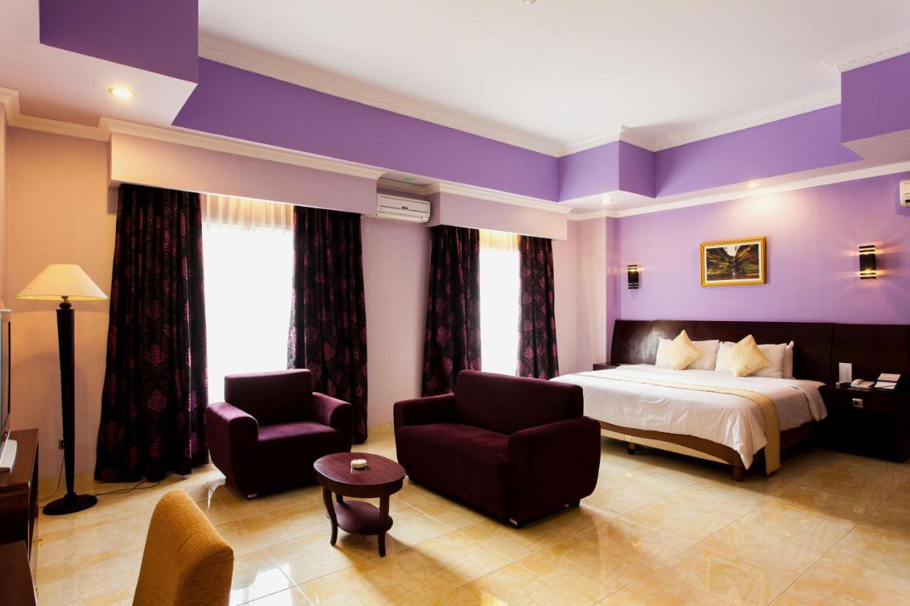 Aston Niu Manokwari Hotel & Conference Center Экстерьер фото