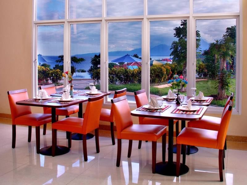 Aston Niu Manokwari Hotel & Conference Center Экстерьер фото