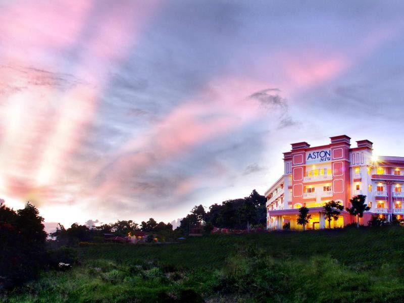 Aston Niu Manokwari Hotel & Conference Center Экстерьер фото