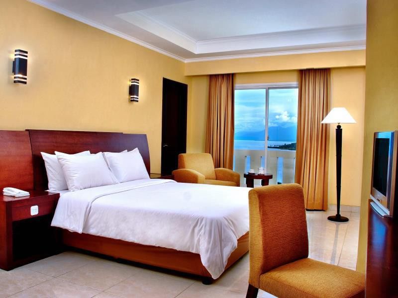 Aston Niu Manokwari Hotel & Conference Center Экстерьер фото