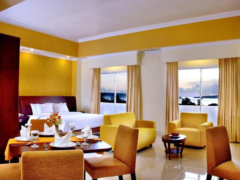 Aston Niu Manokwari Hotel & Conference Center Экстерьер фото