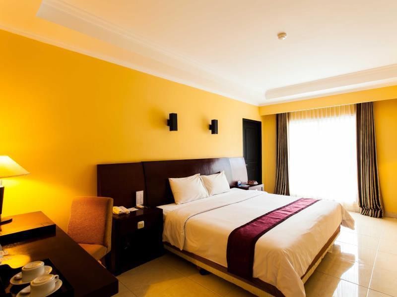 Aston Niu Manokwari Hotel & Conference Center Экстерьер фото