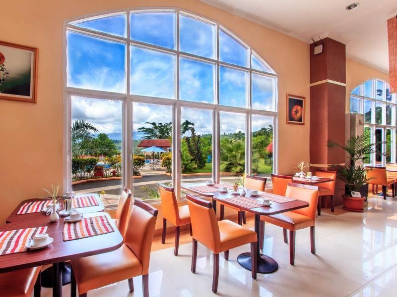 Aston Niu Manokwari Hotel & Conference Center Экстерьер фото