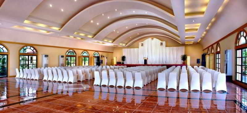 Aston Niu Manokwari Hotel & Conference Center Экстерьер фото