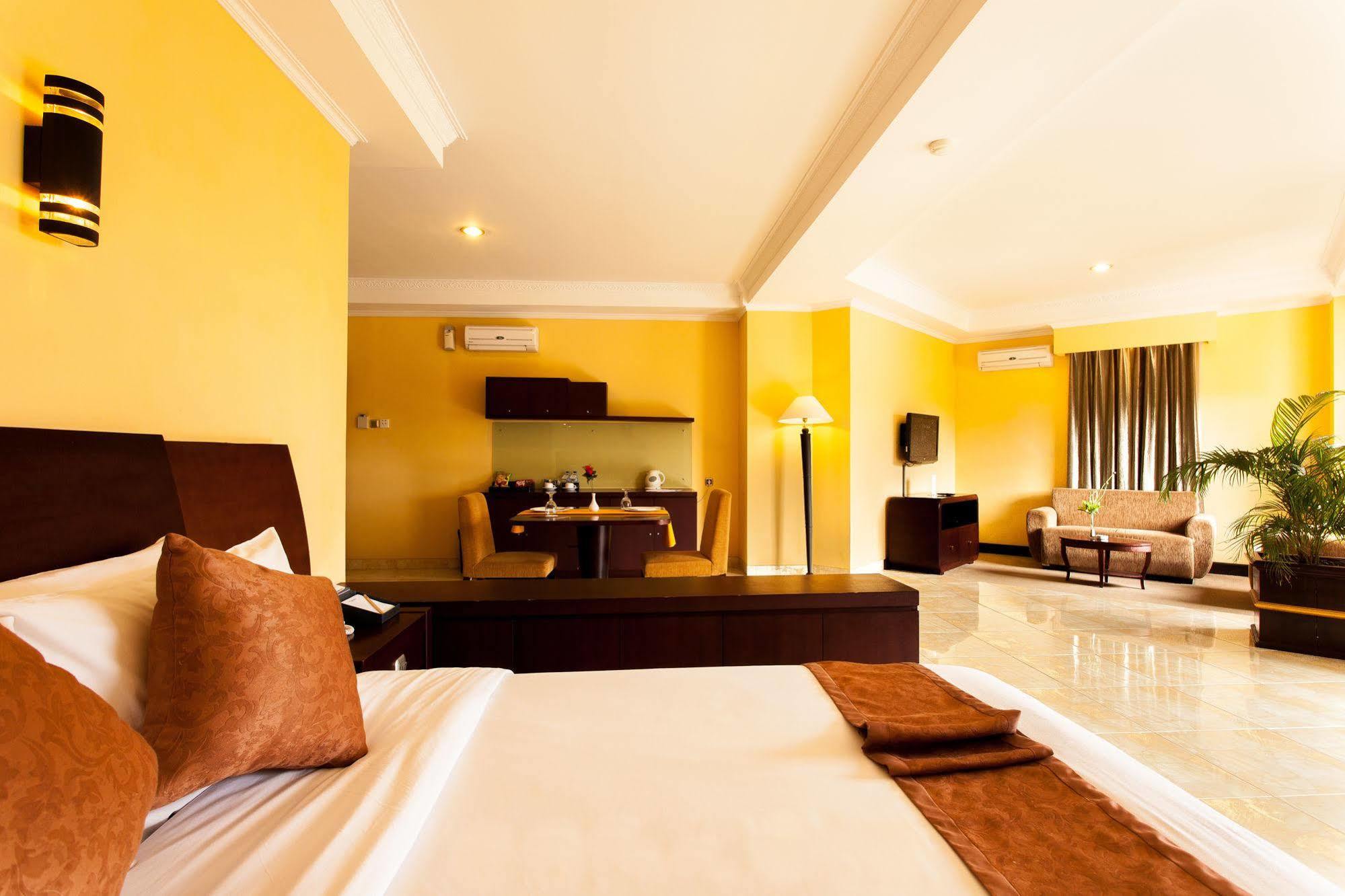Aston Niu Manokwari Hotel & Conference Center Экстерьер фото
