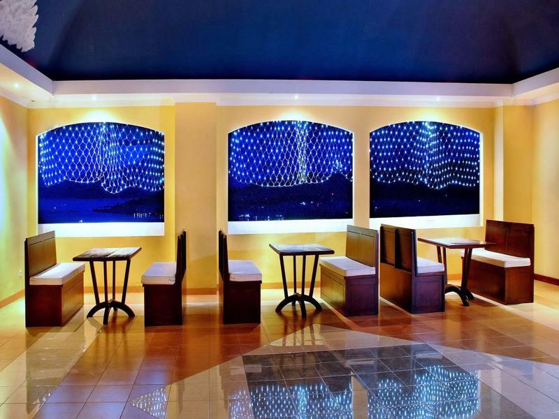 Aston Niu Manokwari Hotel & Conference Center Экстерьер фото