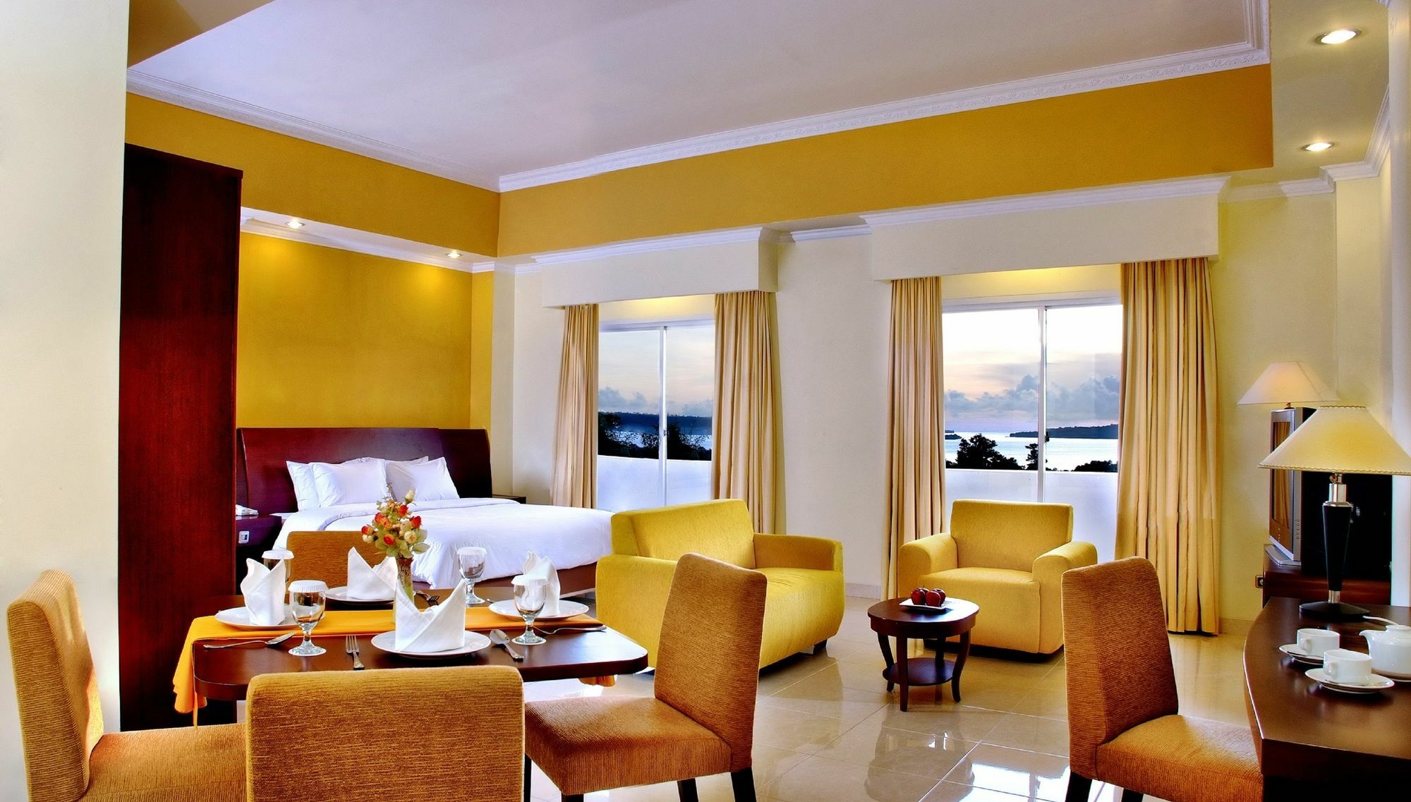 Aston Niu Manokwari Hotel & Conference Center Экстерьер фото