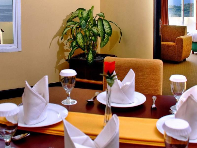 Aston Niu Manokwari Hotel & Conference Center Экстерьер фото
